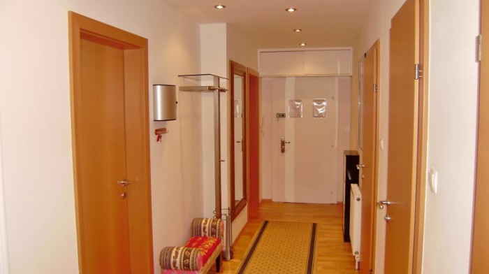 Temporary Accommodation Vienna — Luxury 2 bedroom flat next to Castle Schönbrunn!